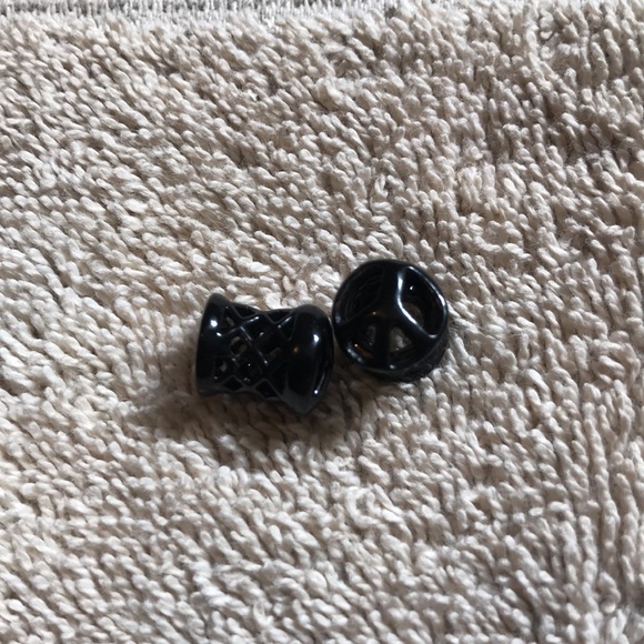 0 gage black artistic plugs - Picture 3 of 4